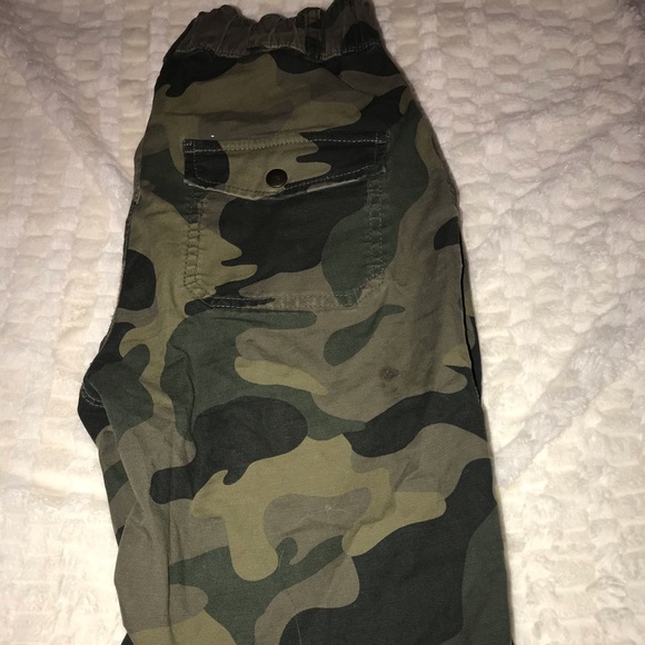 Hollister camo joggers - Picture 2 of 2